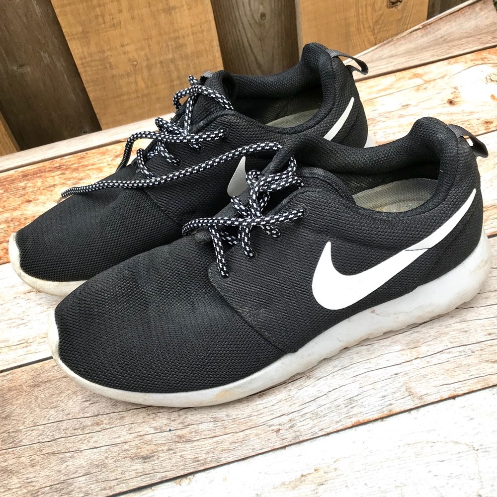 Nike black white running sneakers shoes 9.5 women